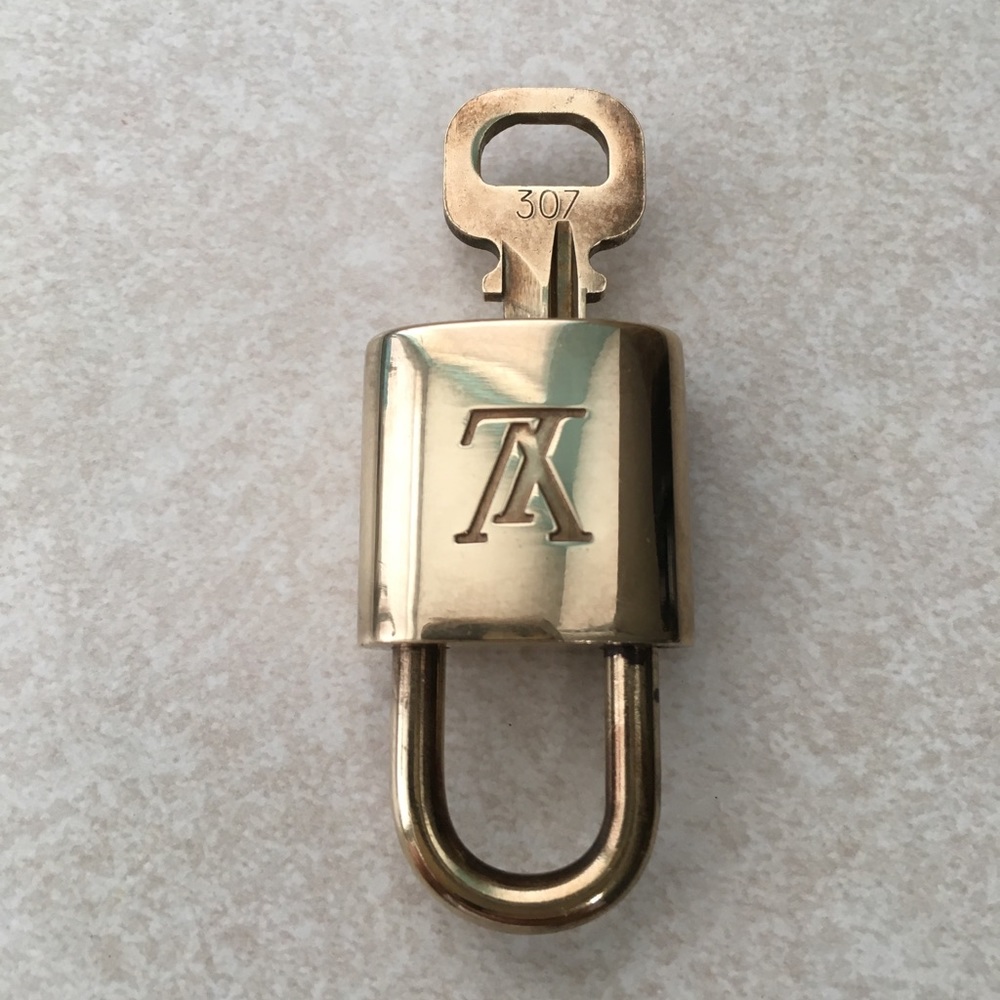 LV lock and key 307